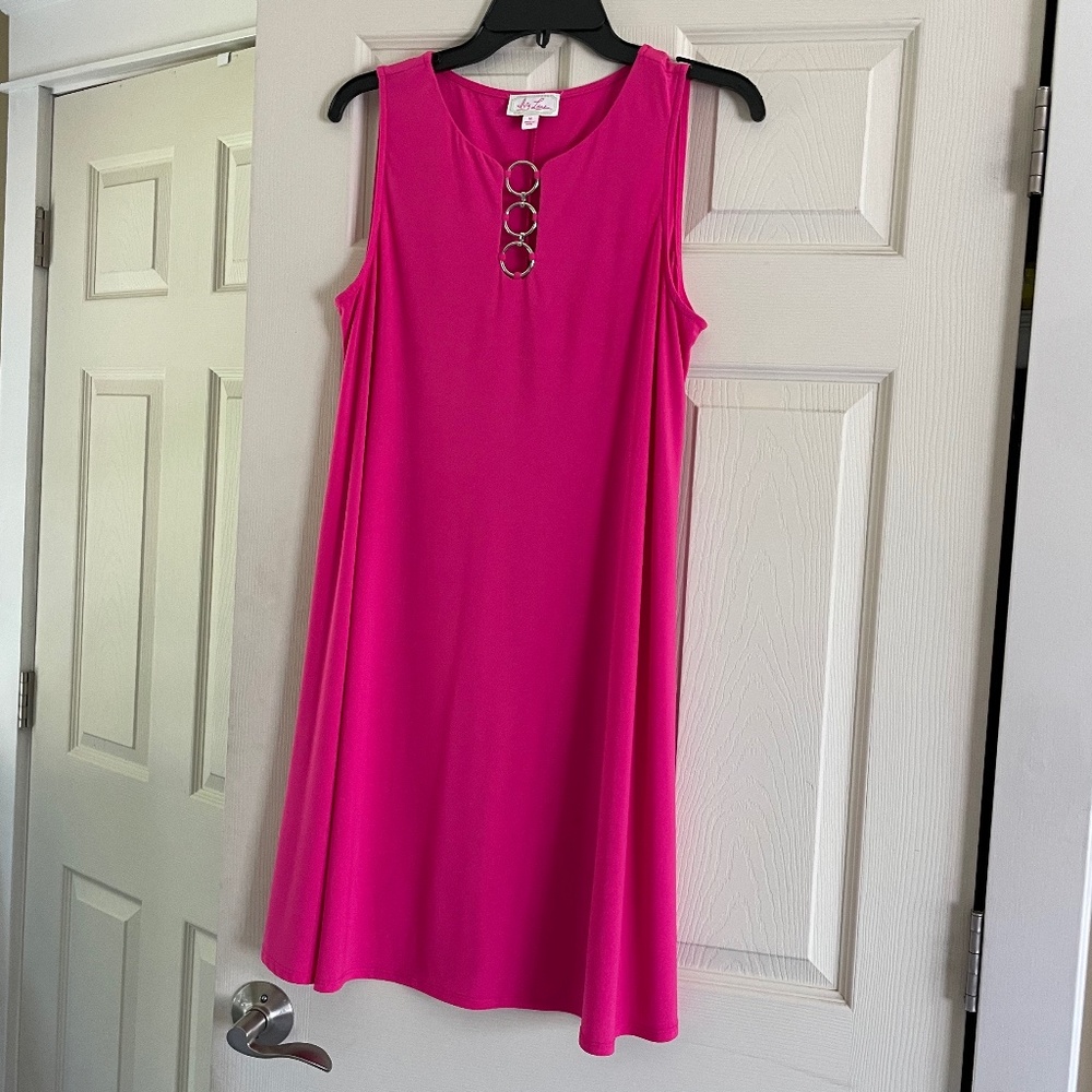 Bright Lighweight Women’s summer dress!  Size Med. Sleeveless Pink